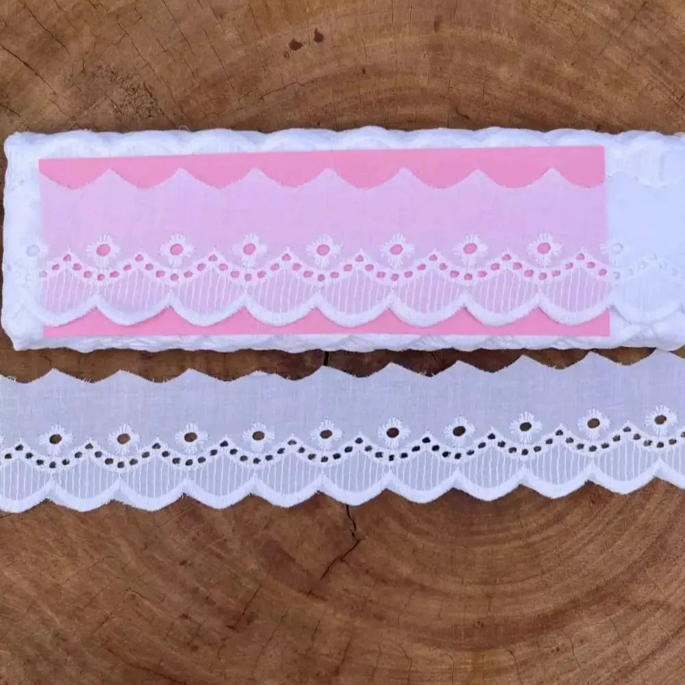 Bordado Inglês 100% algodão Branco - Largura: 6 centímetros - 13,7 Metros