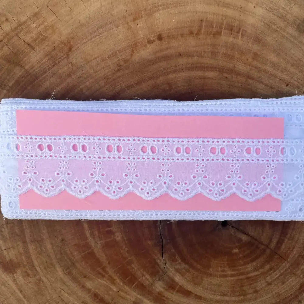 Passa fita de bordado Inglês 100% algodão Branco - Largura: 5 centímetros - 13,7 Metros