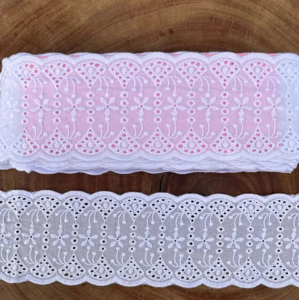 Entremeio de Bordado Inglês 100% algodão Branco - Largura: 9 centímetros - 13,7 Metros