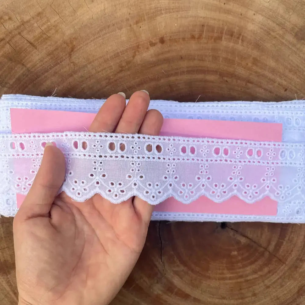 Passa fita de bordado Inglês 100% algodão Branco - Largura: 5 centímetros - 13,7 Metros