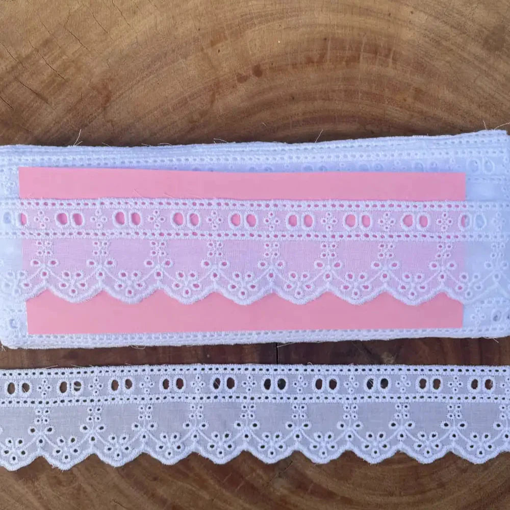 Passa fita de bordado Inglês 100% algodão Branco - Largura: 5 centímetros - 13,7 Metros