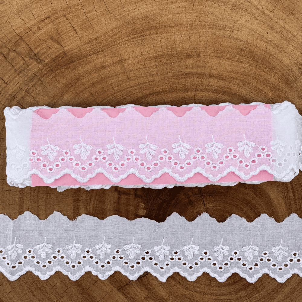 Bordado Inglês 100% algodão Branco - Largura: 5,2 centímetros - 13,7 Metros