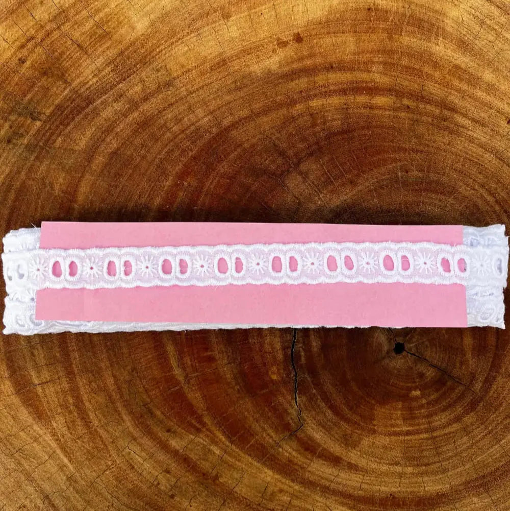 Passa Fita de Bordado Inglês 100% algodão Branco - Largura: 2 centímetros - 13,7 Metros