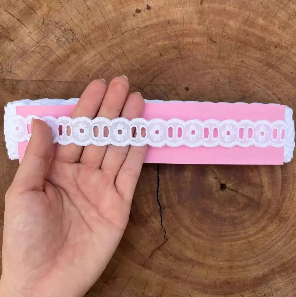 Passa fita de Bordado Inglês 100% algodão Branco - Largura: 2 centímetros - 13,7 Metros